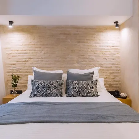 Luxurious Studio With Jacuzzi In Casa Pilatos Sevilha Exterior foto