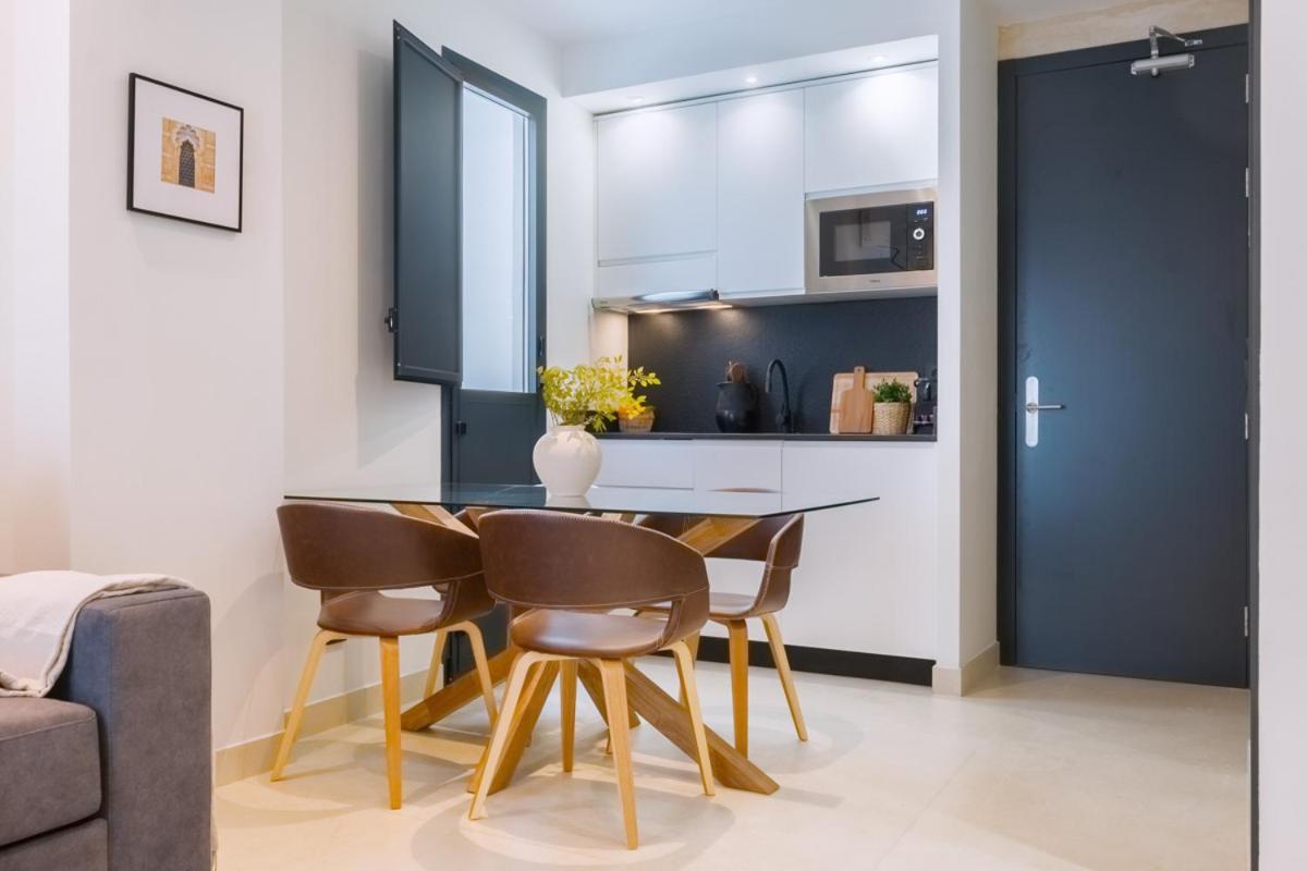 Luxurious Overlooking Casa Pilatos Apartment Sevilla